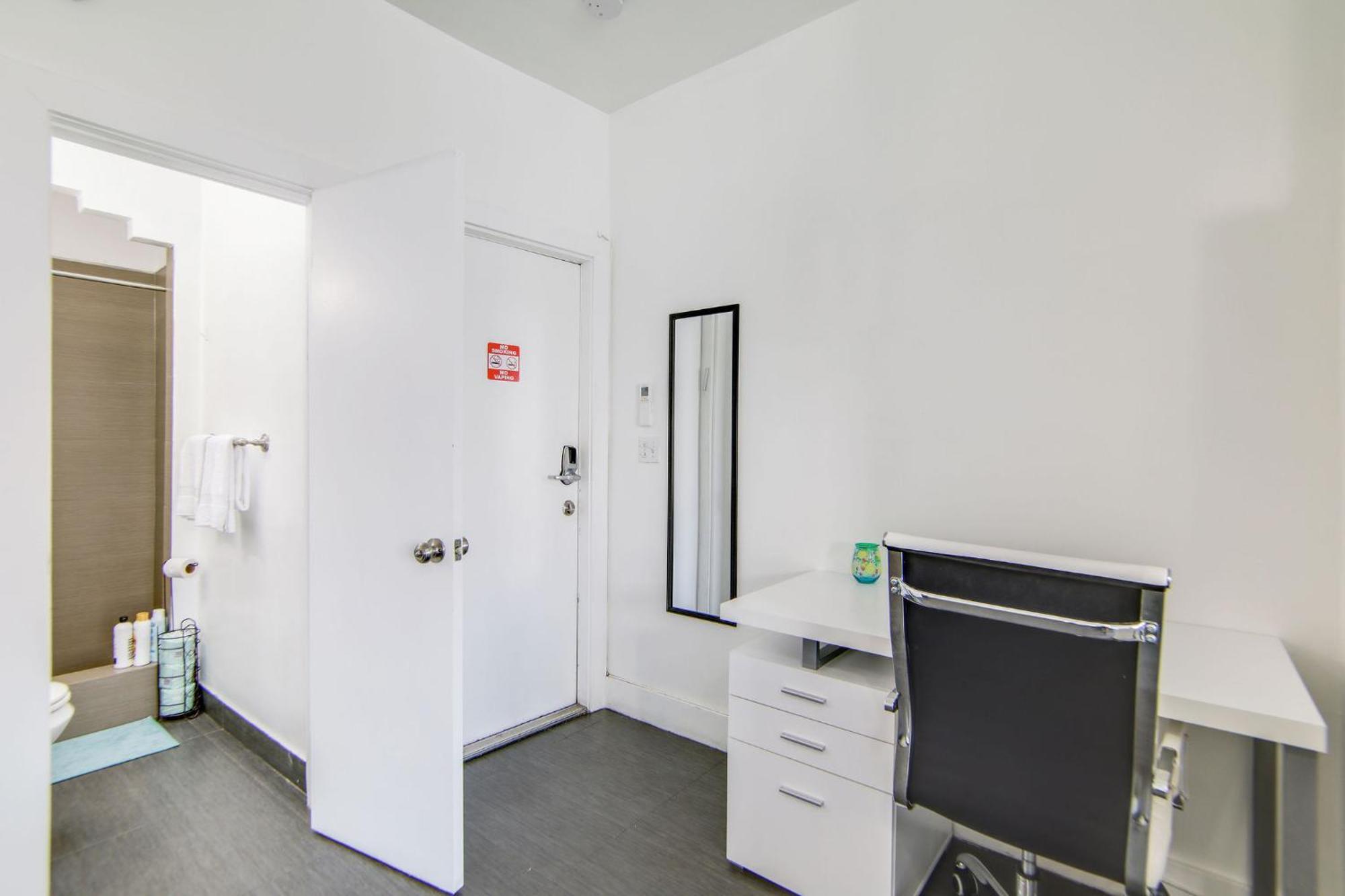 Chic Large Studio Apt Near Ocean Drive South Beach Маямі-Біч Екстер'єр фото
